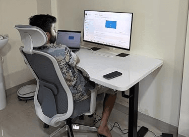 Minal Kapoor's photo of Smart Desk Pro – Height Adjustable